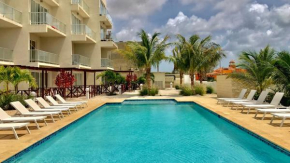 Гостиница Large Luxury apartment on Palm Beach  Палм-Бич